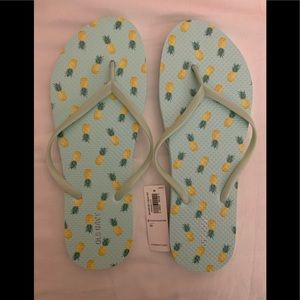 Old Navy Womens Pineapple Patterned Flip Flops NWT Sz 10
